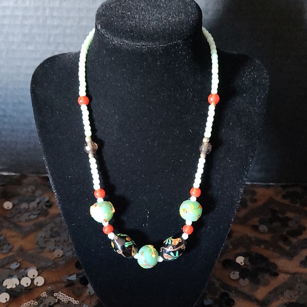 MURANO STYLE GLASS Beaded Necklace Green and Red Accents
